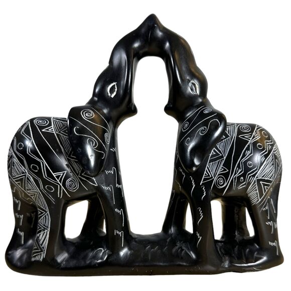 Hand Carved Soapstone Kissing Elephant Figurine - Picture 5 of 5